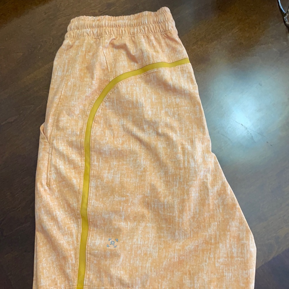 Lululemon men’s shorts S